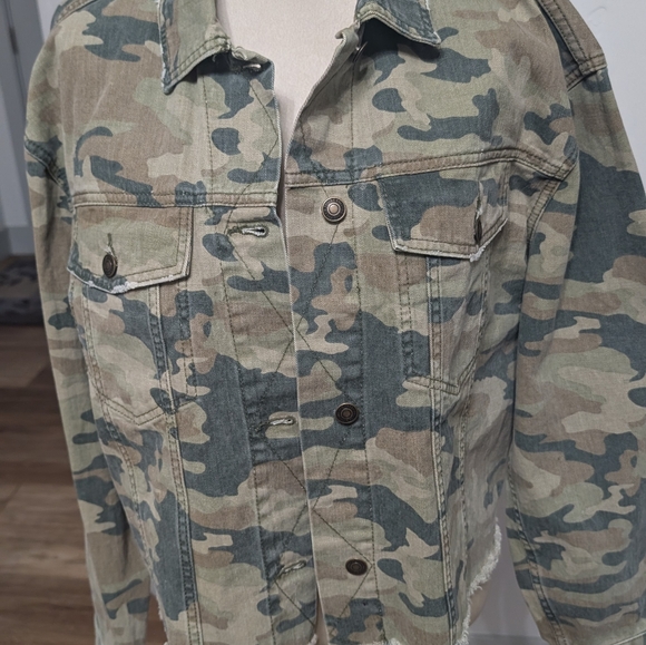 Free People Camouflage Jean Jacket - Picture 7 of 11